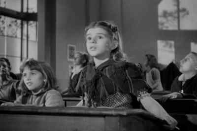 - It's the British!
- Now, now, Emily, don't be nervous. - This Land Is Mine