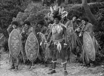 It's the chief.
Hey, did you throw that, you rat? - Son of Kong