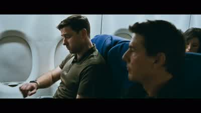 It's the haircut. - Jack Reacher: Never Go Back