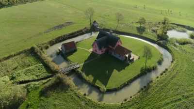 It's the only cottage I've
stayed in with its own moat. - Extraordinary Escapes with Sandi Toksvig