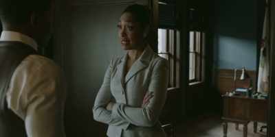 It's the reason why
she came to you and not me. - Pearson