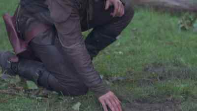 It's the same crack
in the heel. - The Outpost