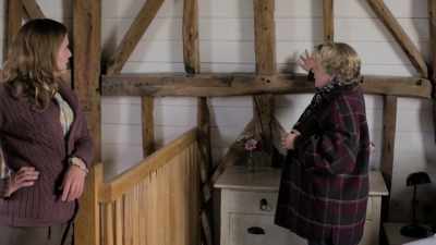 -- It's the same insulation that they
used on the space station. - Extraordinary Escapes with Sandi Toksvig