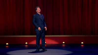"It's the same room,
but it looks really weird from here! - Michael McIntyre: Showman