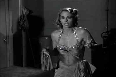 - It's the signal.
- Hit the lights. - Moonlighting