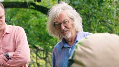 It's the spitting image, really.
The same body shape, too.
Thank you. - James May and the Dull Men