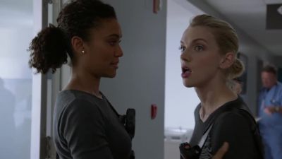 - It's the thought that counts.
Thank you. - Chicago Fire