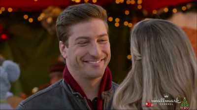 - It's the truth.
- [ELLIE CHUCKLES] - Christmas in Love