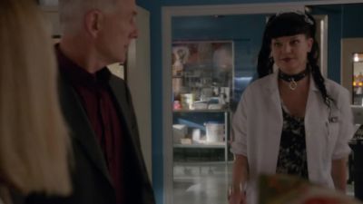 - It's their Wi-Fi password.
- And somebody used it. - NCIS