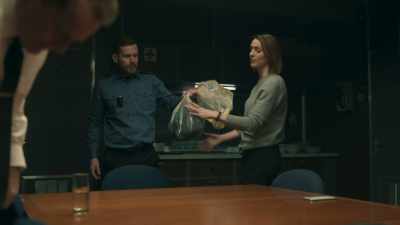 It's this. It's Burke's fleece. - Vigil
