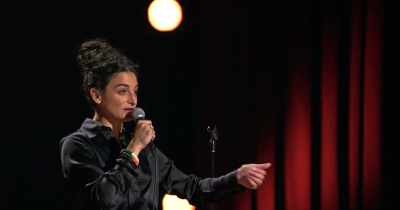 It's this. It's this guy
who like can't sit still in his seat - Jenny Slate: Stage Fright