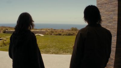 It's through and through, Daniel.
It's clotting. - Fear the Walking Dead