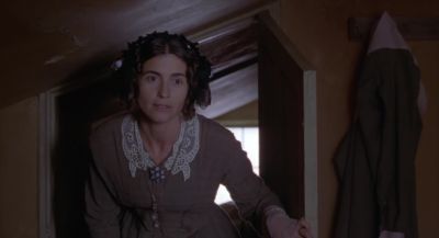 It's time Catherine is downstairs in the parlor - Washington Square