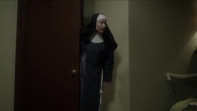 It's time for compline. - Call the Midwife