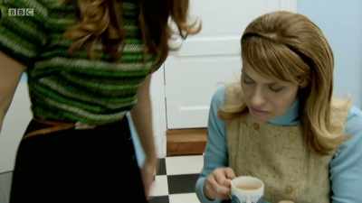 It's time to cook dinner and Rochelle and Miranda - Back in Time for Dinner