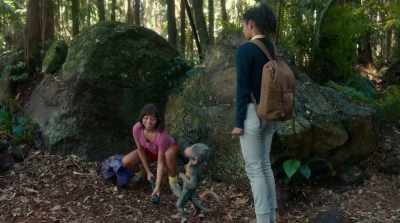 ♪ It's time to dig
The poo hole ♪ - Dora and the Lost City of Gold