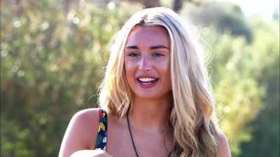 It's time to get
the girls back in - Love Island