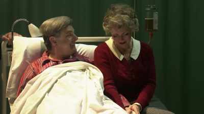 It's time. He's peaceful,
he's not suffering. - National Theatre Live: Nye