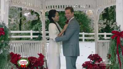 ♪ It's that time of year again ♪ - A Very Merry Bridesmaid
