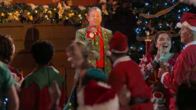 It's time for the annual
Santa Claus contest! - Grounded for Christmas