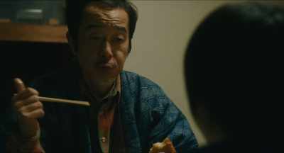 It's tiny, but the bath is brand new. - Shoplifters