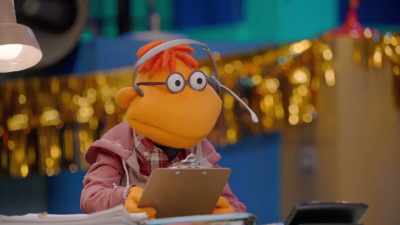 -It's too confusing, okay?
-(STAMMERING) - Muppets Now