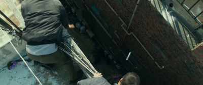 - It's too high!
- You stay right there! - The Outlaws