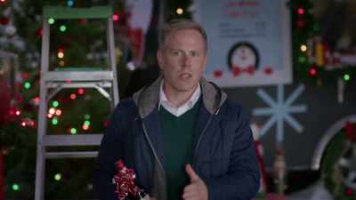 - It's too important to the town.
- Bobby, look around. - Christmas at the Drive-In