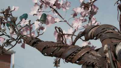 It's twisting and turning
and it's old. - Scrap