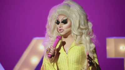 It's two white ladies at
lunch not eating lunch. - Trixie Mattel: Skinny Legend