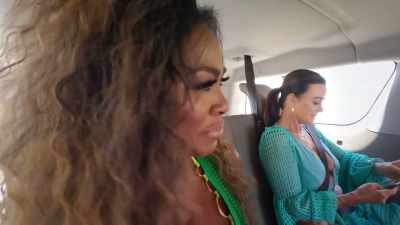 It's so unsophisticated
to get on the plane - The Real Housewives Ultimate Girls Trip