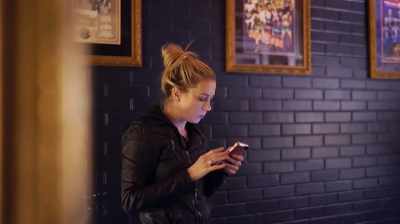 It's very brutal
and beautiful - Iliza Shlesinger: Over & Over