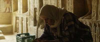 It's very interesting to be close to them - Secrets of the Saqqara Tomb
