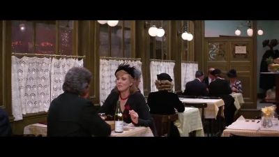 It's very strange - Victor/Victoria