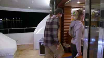 - It's so warm in here. - Below Deck Mediterranean