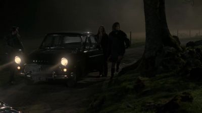 It's this way. Come on. - Outlander