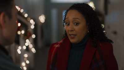 It's weird being
around each other, - Scouting for Christmas