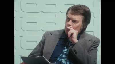 - It's what?
- Nothing. A rude word. - Pistol