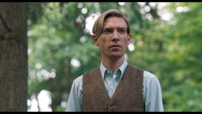 It's Winnie. Short for
where he comes from.
Winnipeg. - Goodbye Christopher Robin