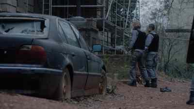 It's working.
They stopped resisting. - The Gifted