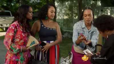 Itse asiassa te kolme olette listallani. - Girlfriendship