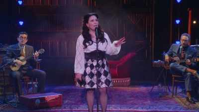 Iubirea ne va distruge din nou - Alex Borstein: Corsets & Clown Suits