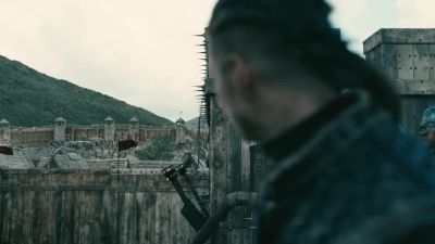 [Ivar's warrior] Man the walls! - Vikings