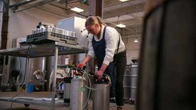 I've had about a year or two
of experience working
with tiny bubbles. - Moonshiners: Master Distiller