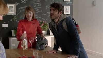 I've always wanted a look around 
your house, Amanda. - Motherland