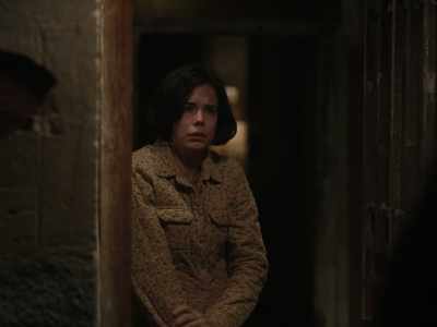 I've been alone for a long time
without a woman. - Un amor