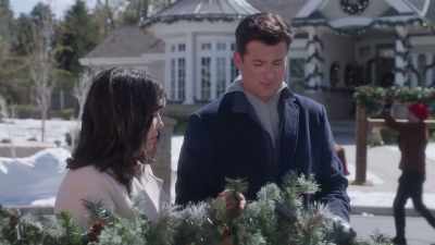 I've been so busy with
all this HOA craziness, - Haul Out the Holly: Lit Up