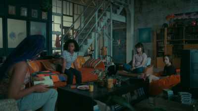 I've been going over
Larry's documentation, - Paper Girls