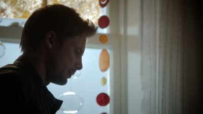 I've been having visions.
No, uh... memories... - Damien