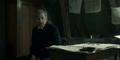 - I've been home for a few days.
- I see. - A Fortunate Man
